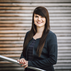 Britta Dicke, Personalsachbearbeiterin Portrait: Britta Dicke, Personalsachbearbeiterin