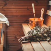 Stillleben mit Objekten für eine finnische Sauna